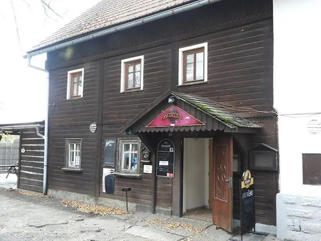 여관 Drevenka